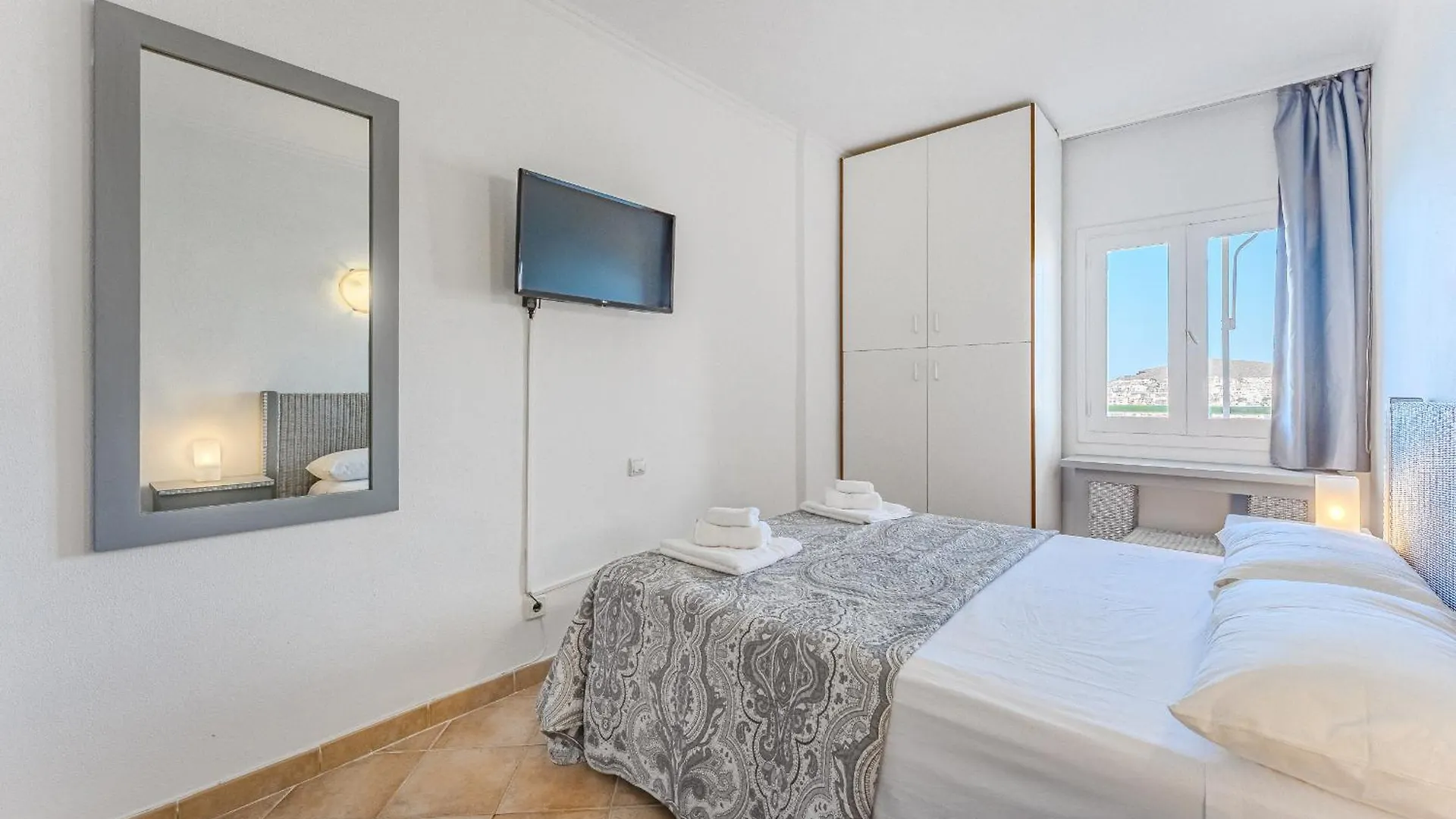 Ocean View - 1 Bedroom Apartment In Los Cristianos Arona  0*, Arona (Tenerife)